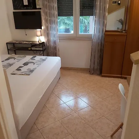 Ferienwohnung Mit 2 Schlafzimmer Oder Studio Apartment - Istrien-Fiorini Brtonigla Exterior photo