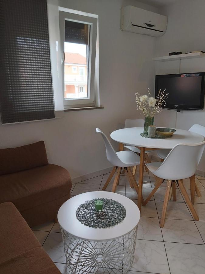 Holiday home Ferienwohnung Mit 2 Schlafzimmer Oder Studio Apartment - Istrien-Fiorini
