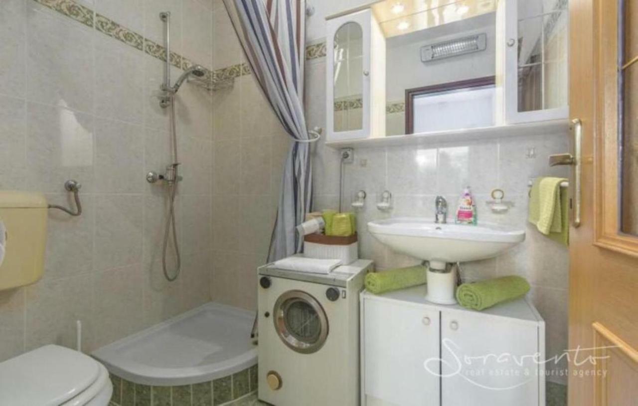Holiday home Ferienwohnung Mit 2 Schlafzimmer Oder Studio Apartment - Istrien-Fiorini *
