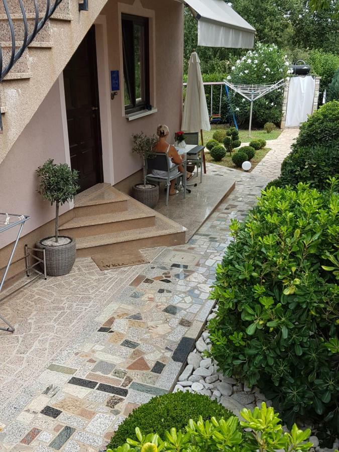 Ferienwohnung Mit 2 Schlafzimmer Oder Studio Apartment - Istrien-Fiorini * Brtonigla